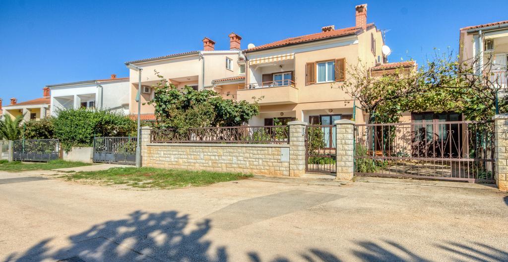 Apartment Delton Fažana 部屋 写真